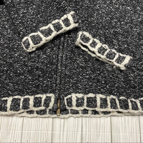 Susan Bristol Wool and Alpaca blend knitted zip up cardigan sweater. - Picture 8 of 12